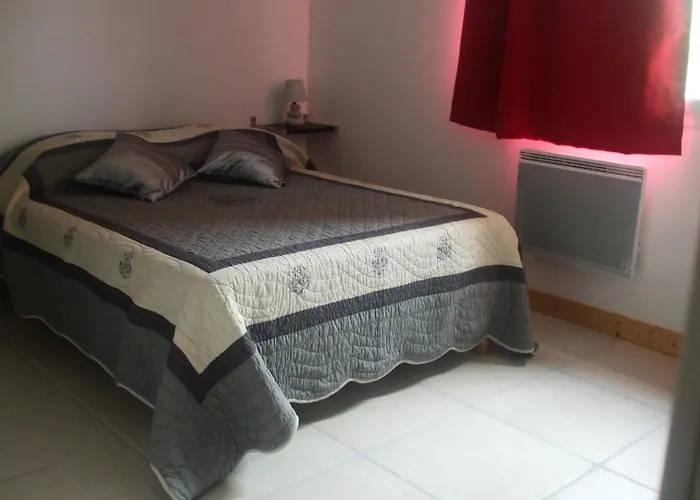 La Colline Des Endrevies Frühstückspension 3*